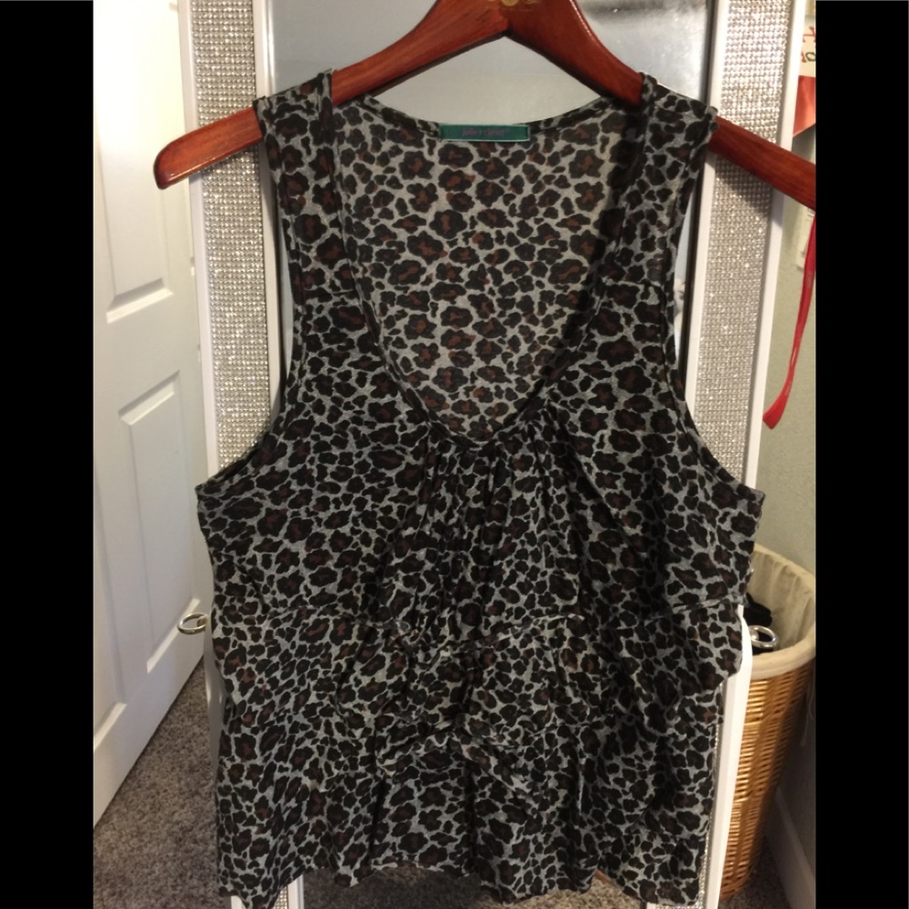 Julie’s close print top m